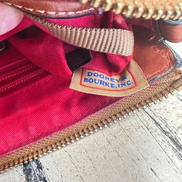 Dooney & Bourke Black and Tan Crossbody Bag - Picture 7 of 8